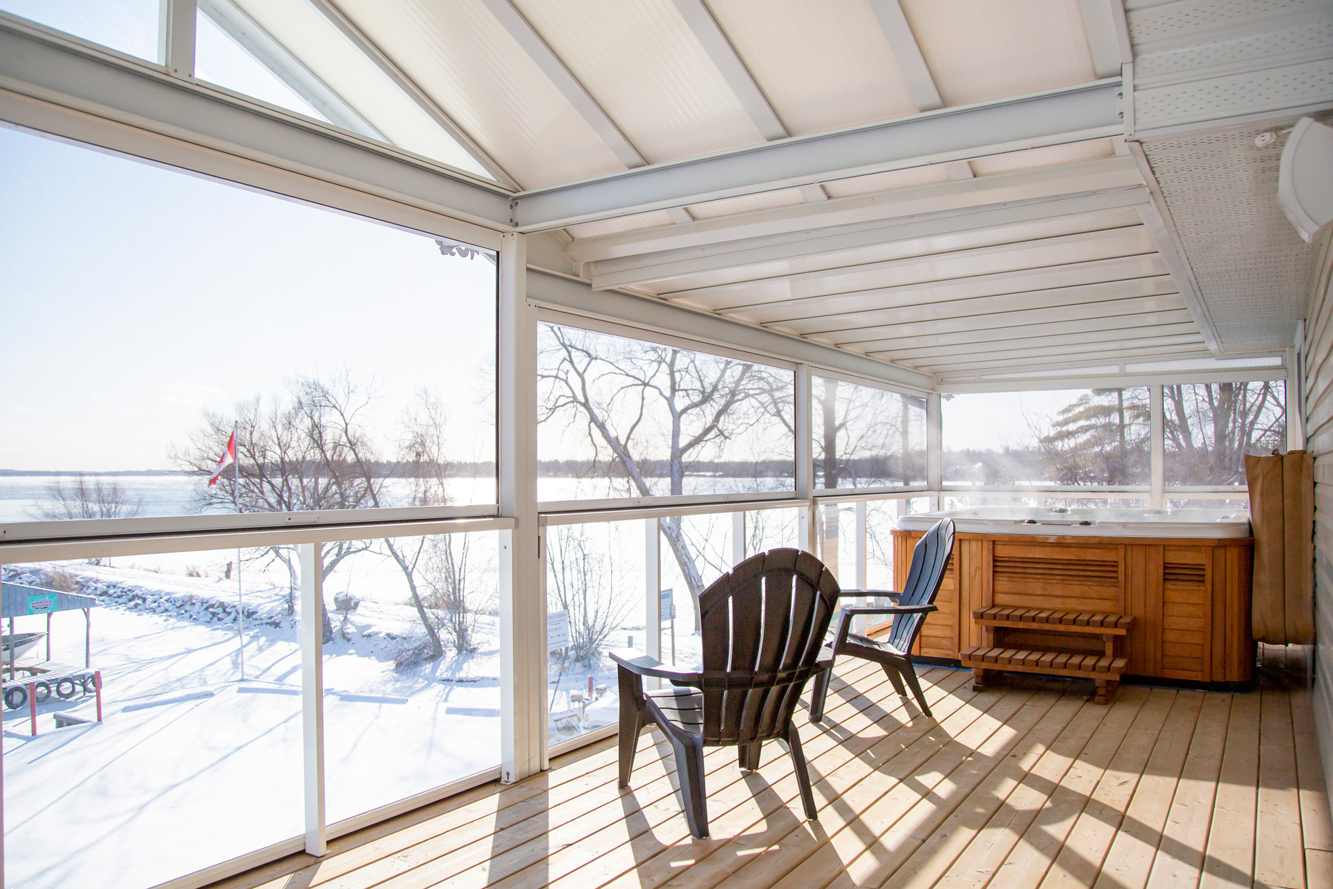 Winter cottage rental on Lake Simcoe with hot tub