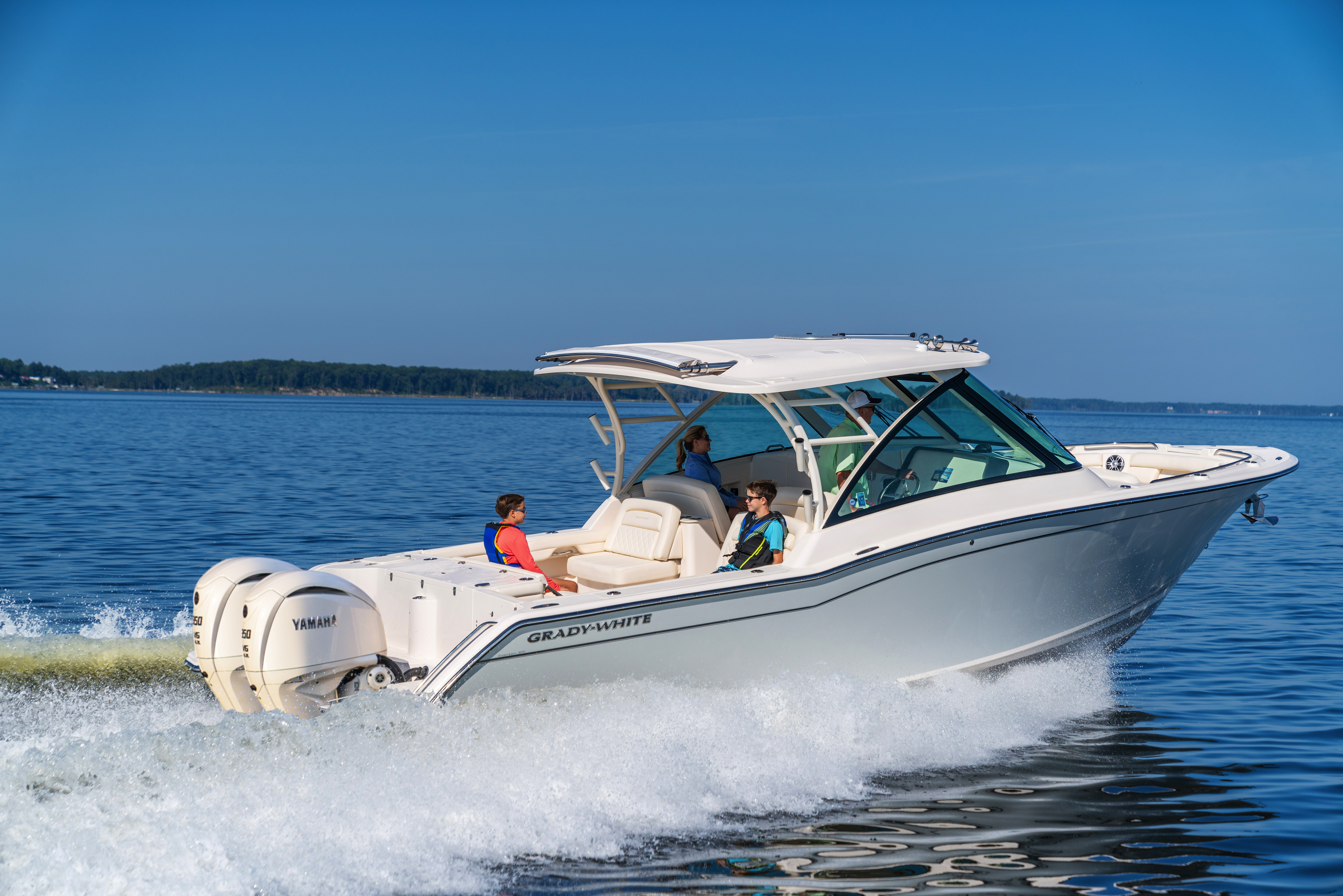 2025 Grady-White Dual Console Freedom Freedom 325
