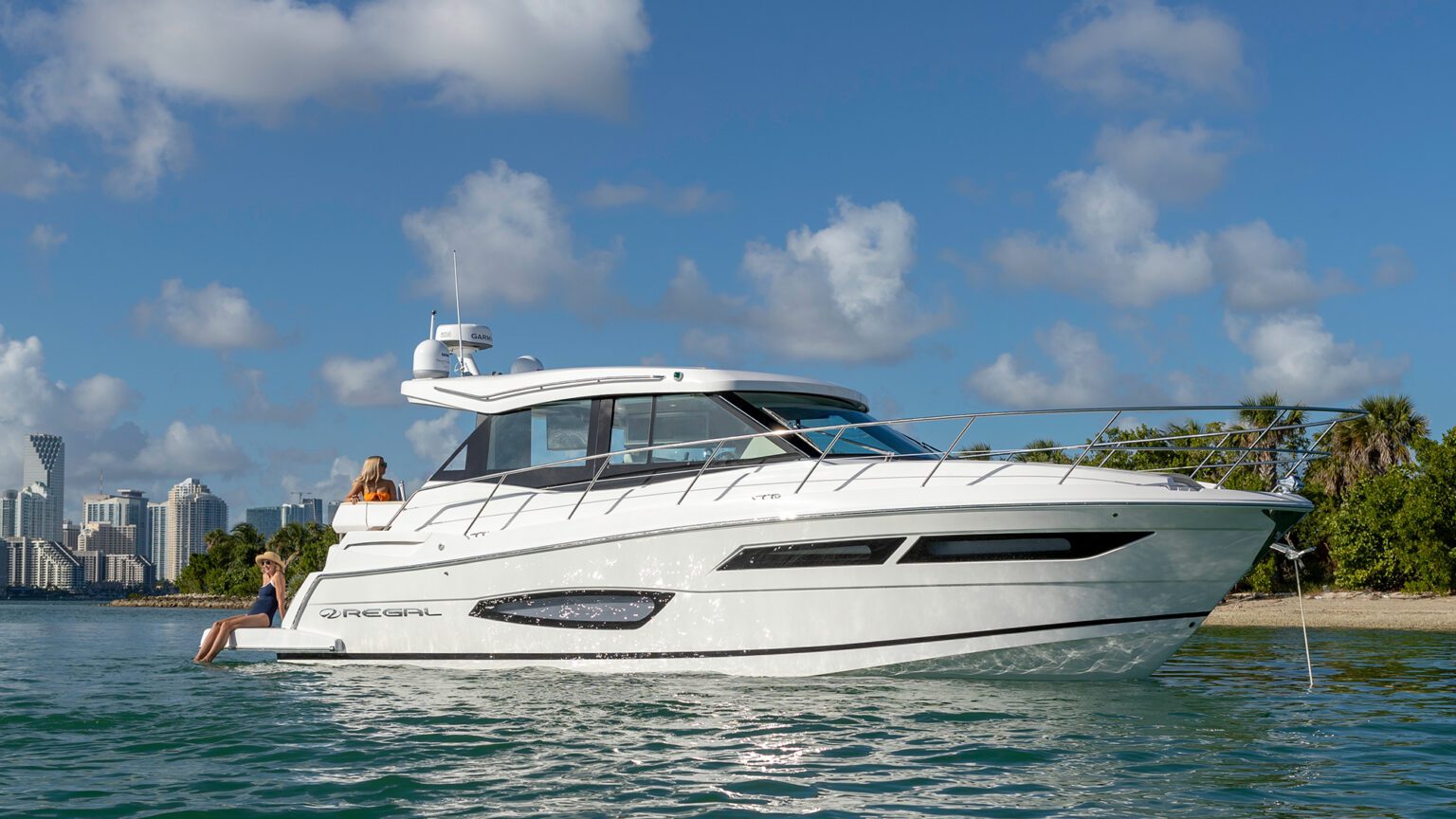 2025 Regal Yacht 38 Grande Coupe