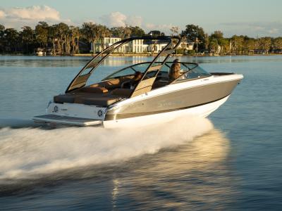 2025 Regal Sterndrive Bowrider LS2 Ultimate