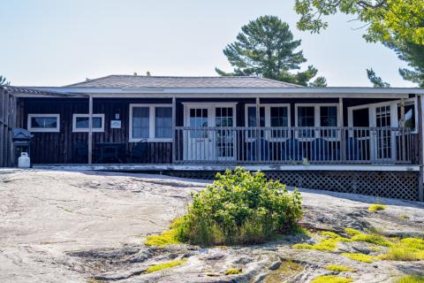 1-Bluewater-Lodge-Rental-Accommodations-Rocky-Crest