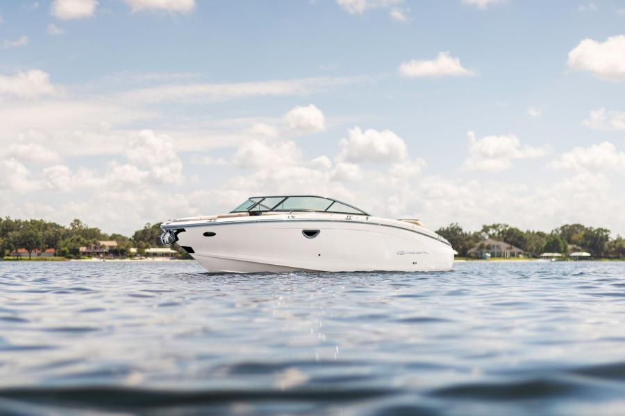 2025 Regal Sterndrive Bowrider LS6