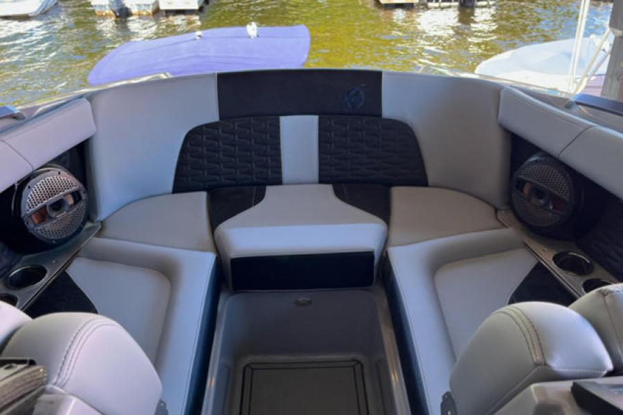 MasterCraft-X22-24-3735-12
