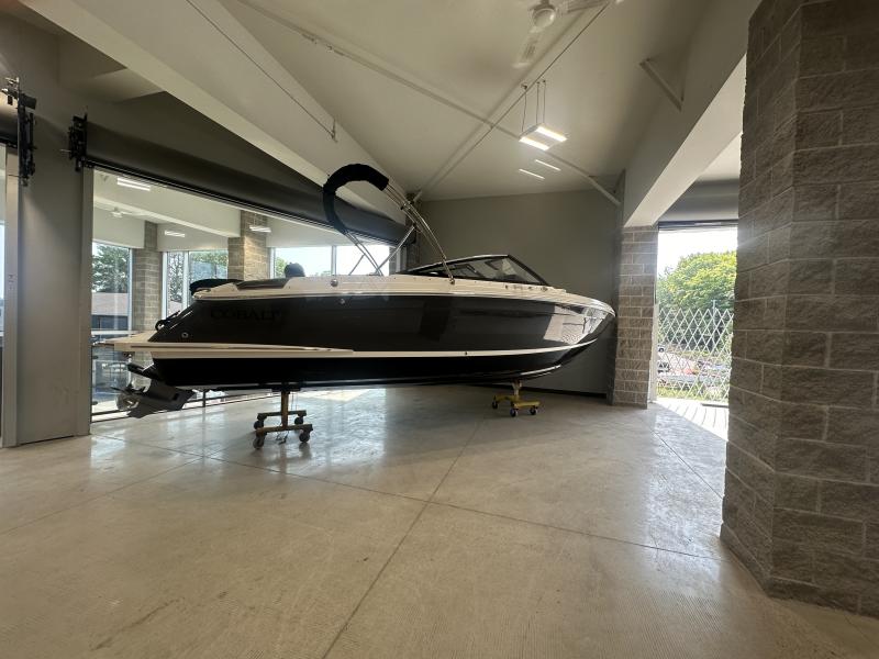Cobalt R4 Walkers Point Marina