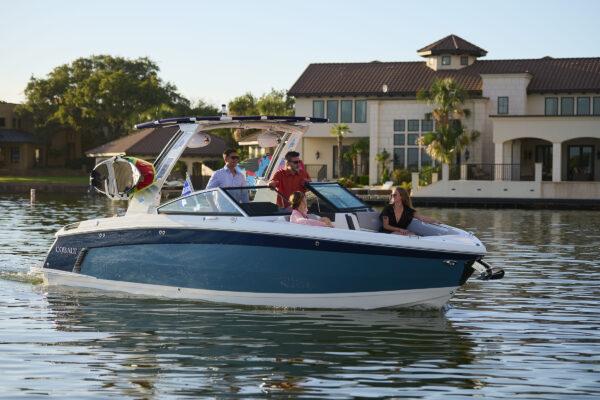 Cobalt R8 Surf Walkers Point Marina