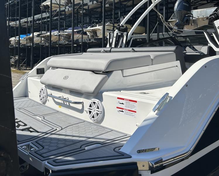 Cobalt CS23 SURF