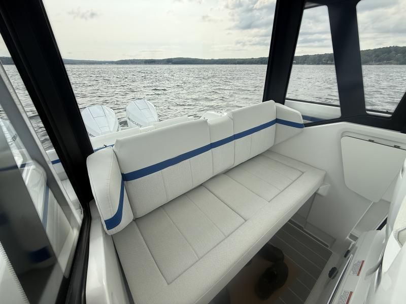 2027 Wellcraft 28 Explorer