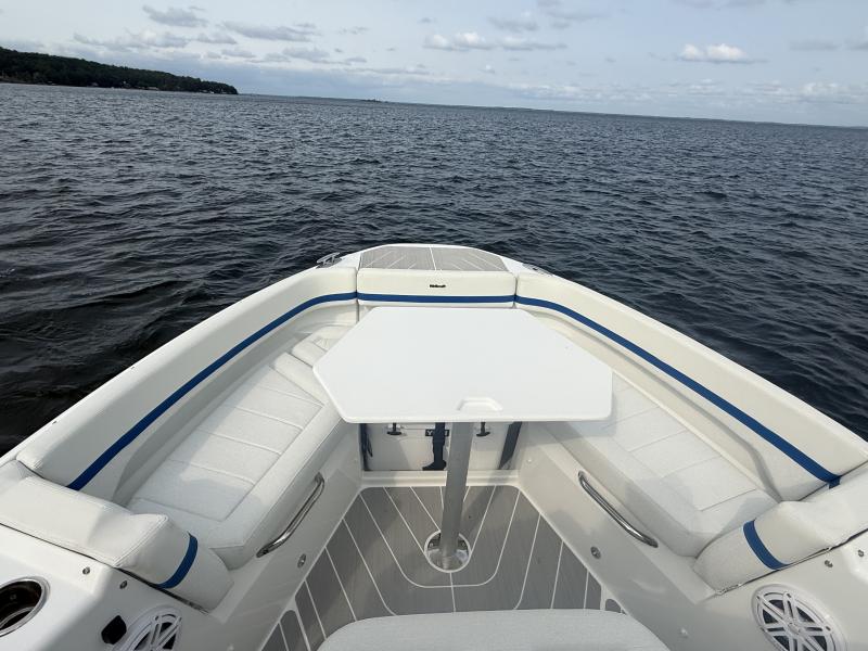2027 Wellcraft 28 Explorer