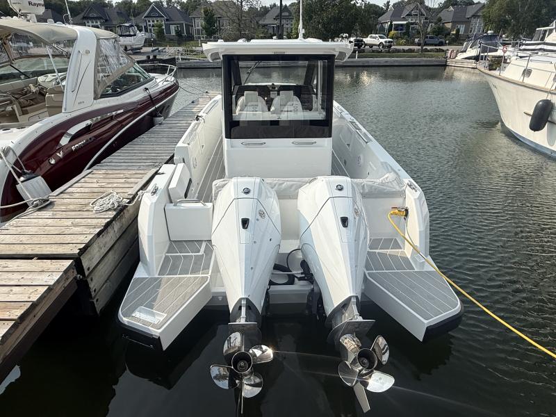 2027 Wellcraft 28 Explorer