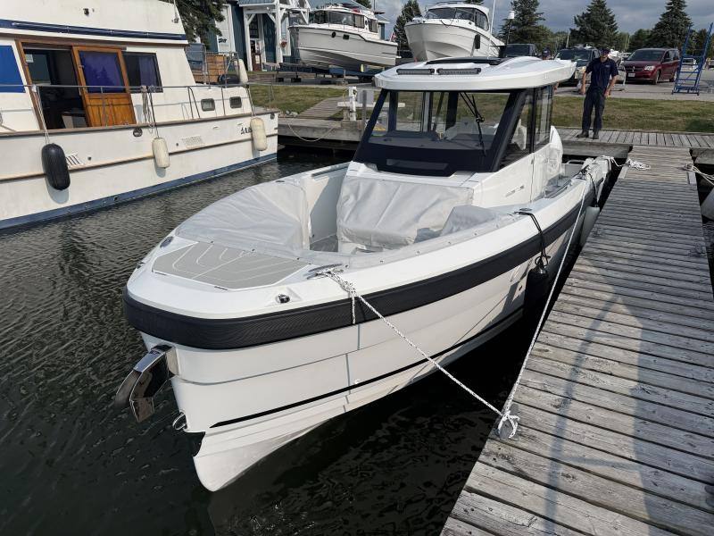 2027 Wellcraft 28 Explorer