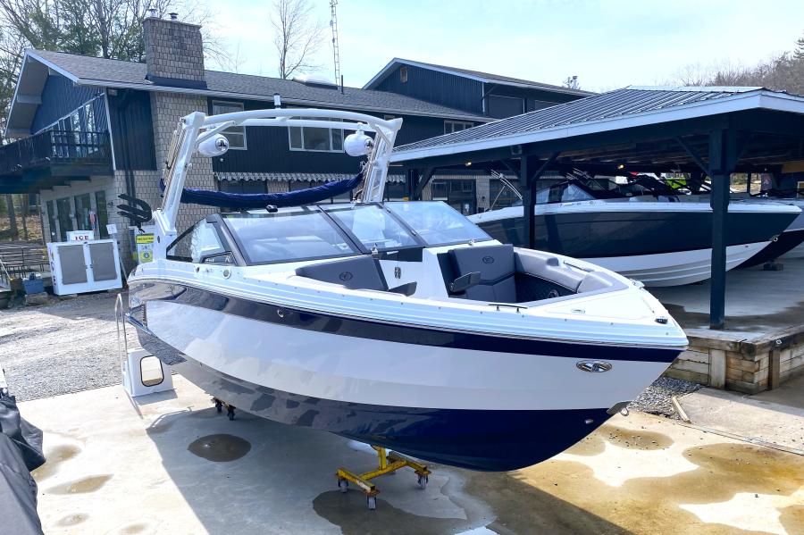 邦楽 BOAT 6CD 2026 Cobalt R6 SURF | Walkers Point Marina